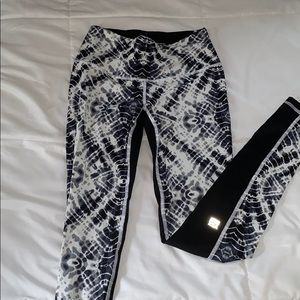 Victoria’s Secret Sport leggings